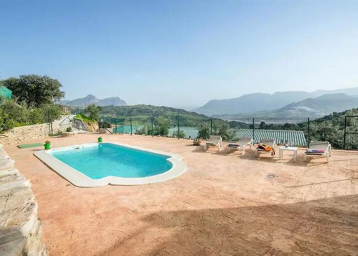 Gorgeous Home In Algodonales With Kitchen