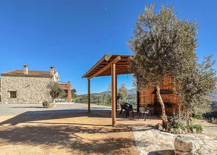 Gorgeous Home In Algodonales With Kitchen