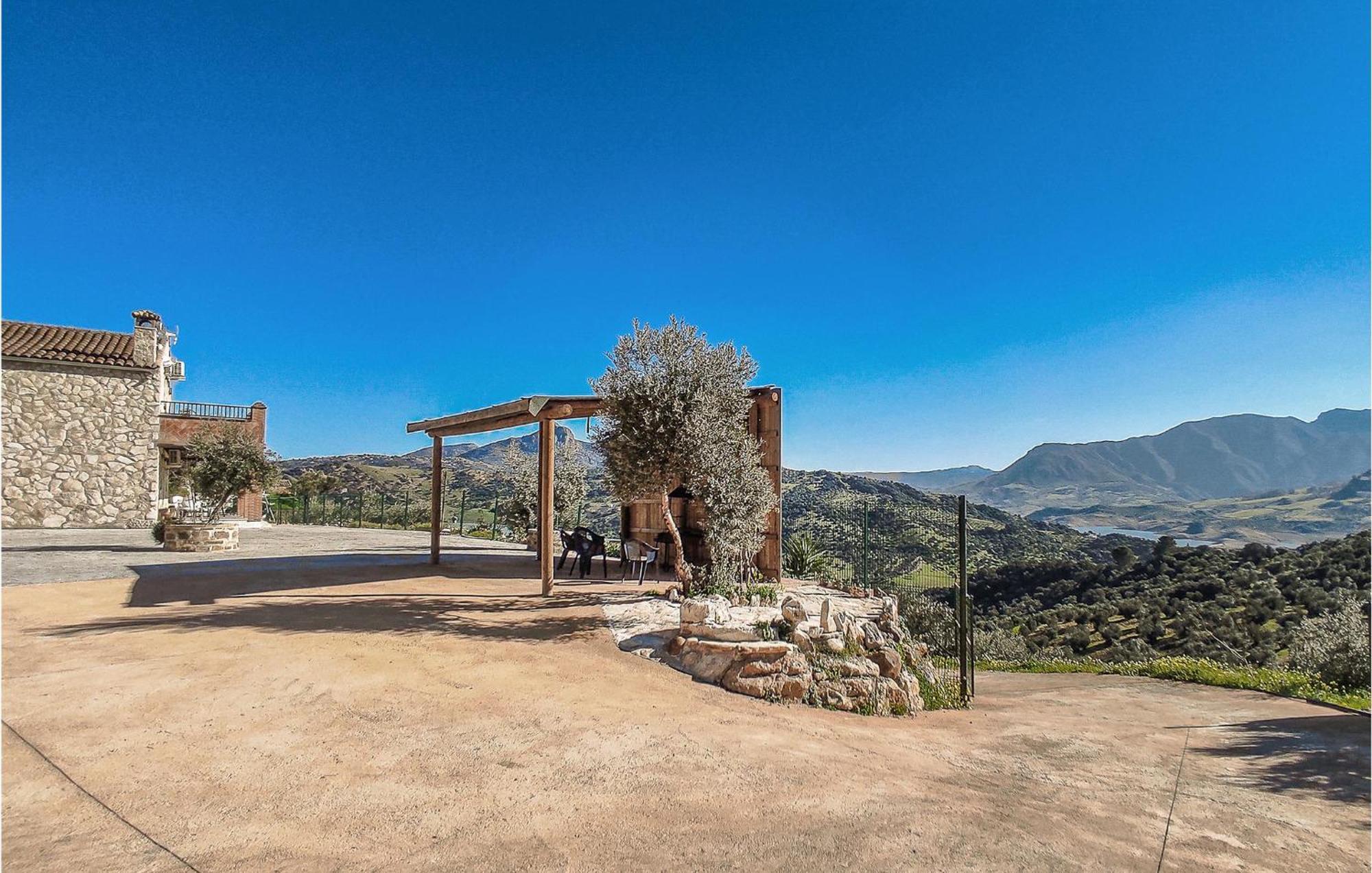 Gorgeous In With Kitchen Holiday home *