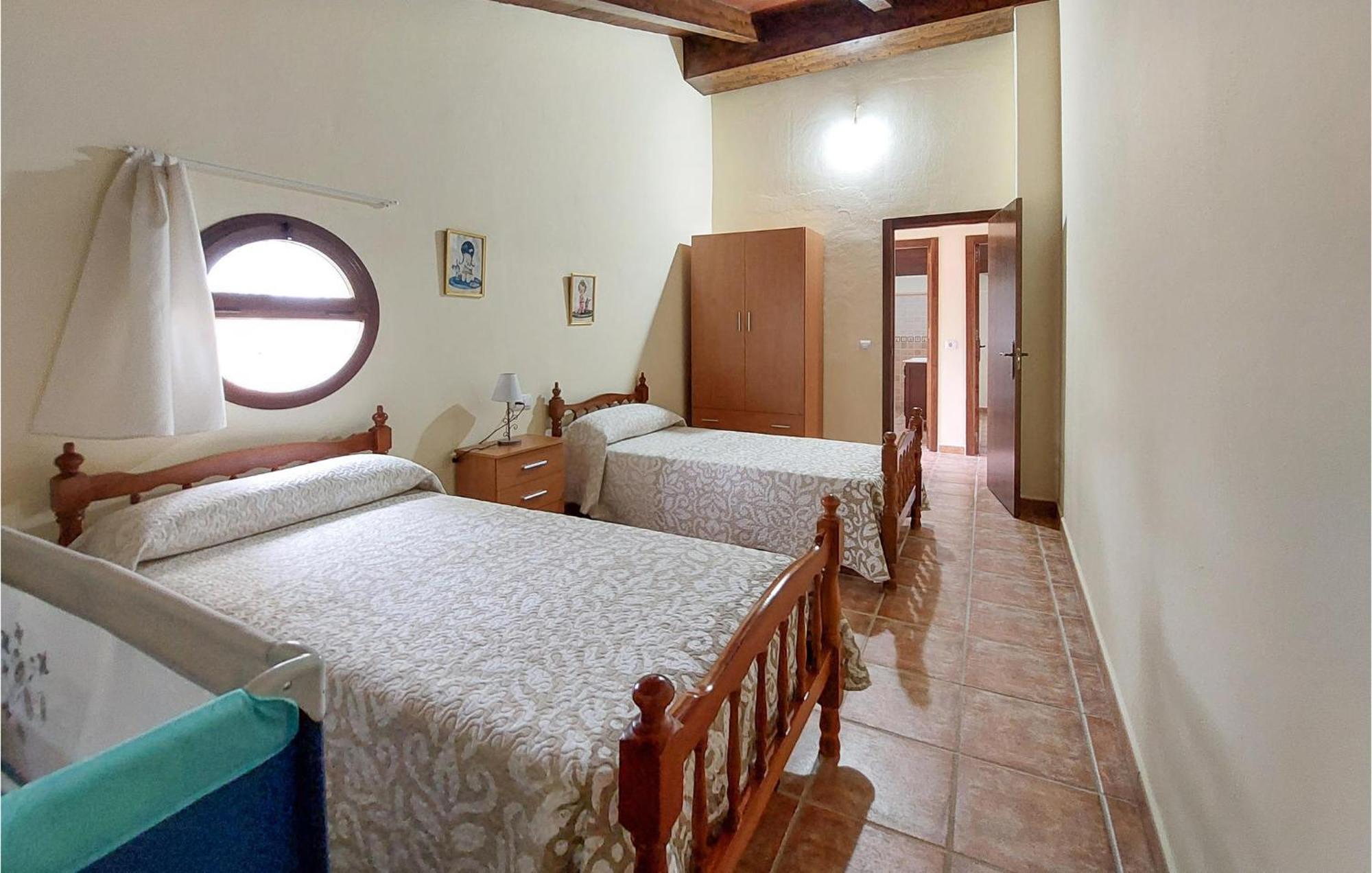 Holiday home Gorgeous In With Kitchen