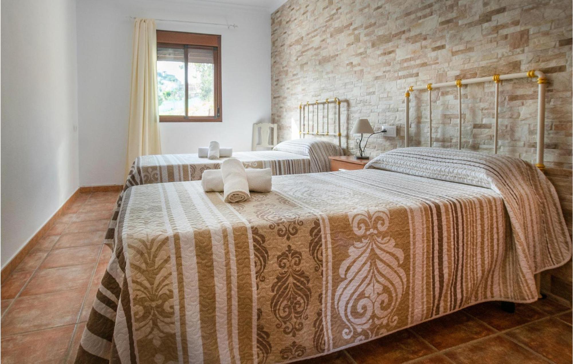 Gorgeous In With Kitchen Holiday home *