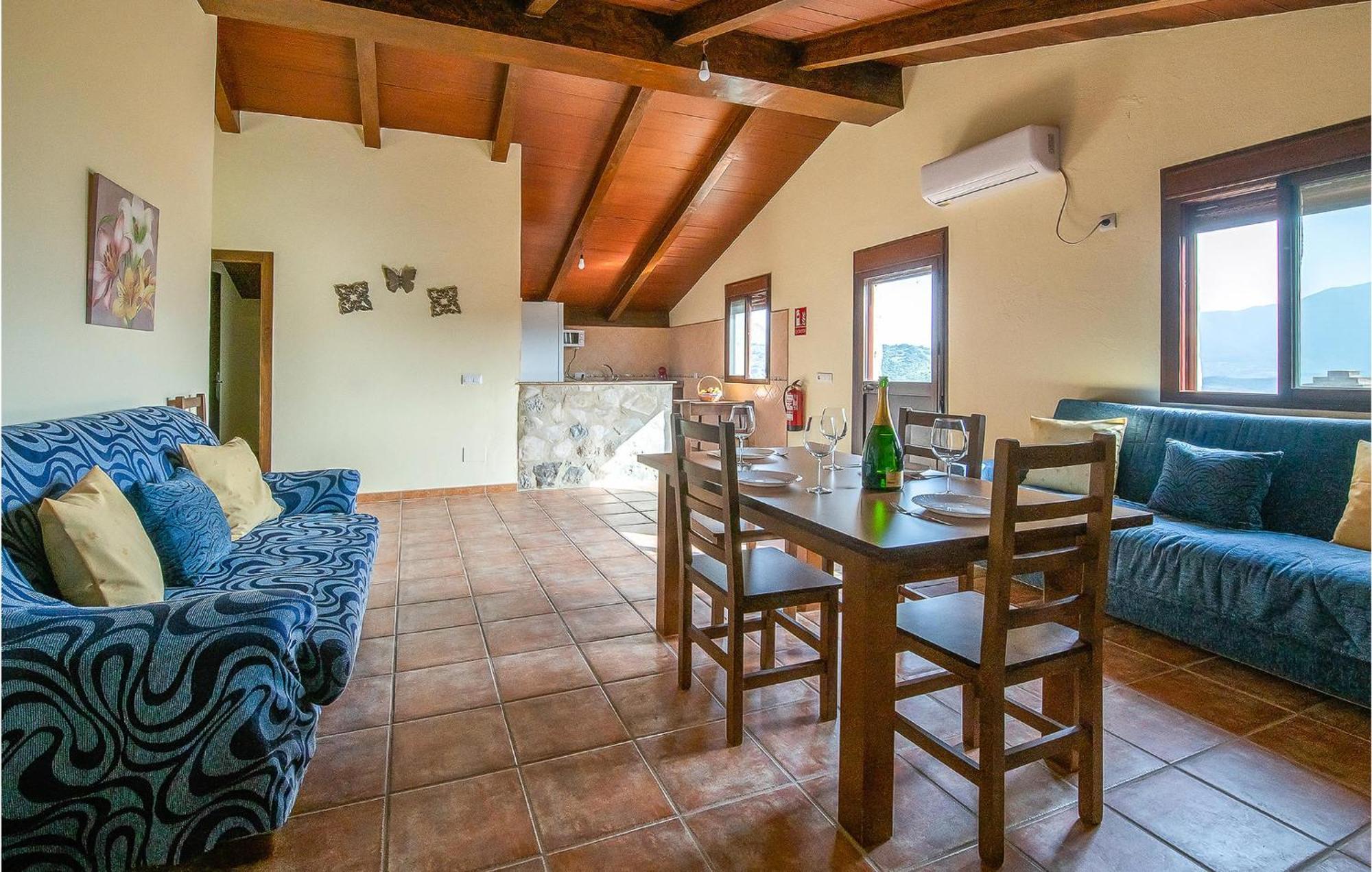Holiday home Gorgeous In With Kitchen
